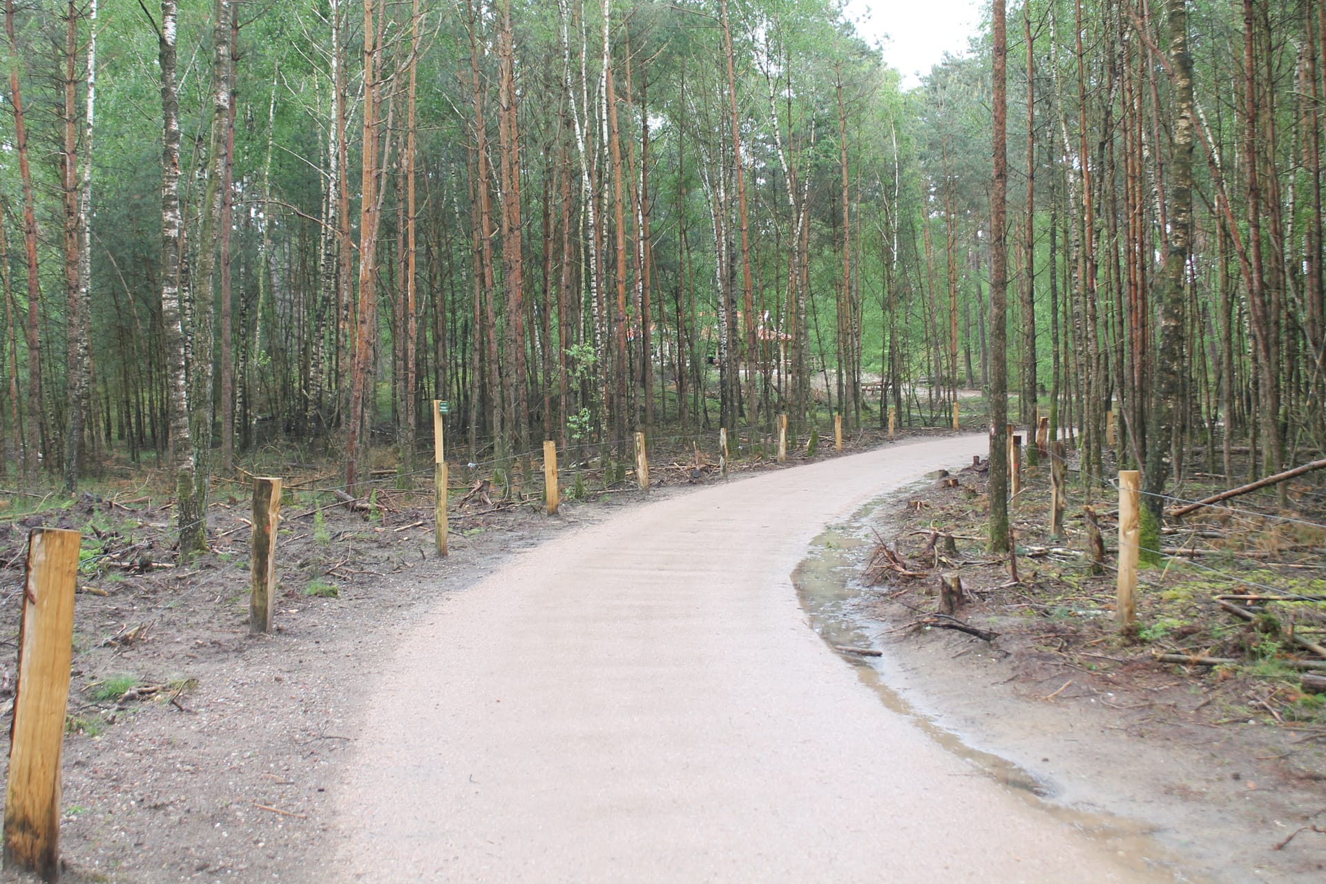 afrastering gekloofde palen