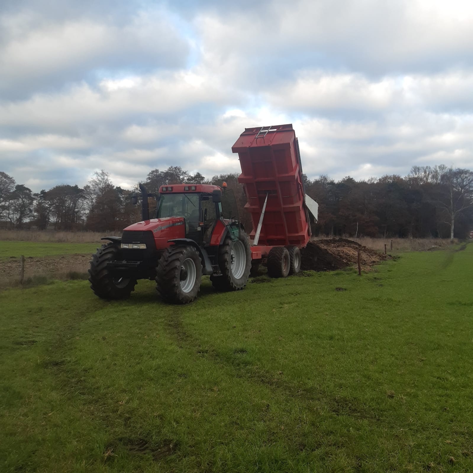 tractor kieper grond